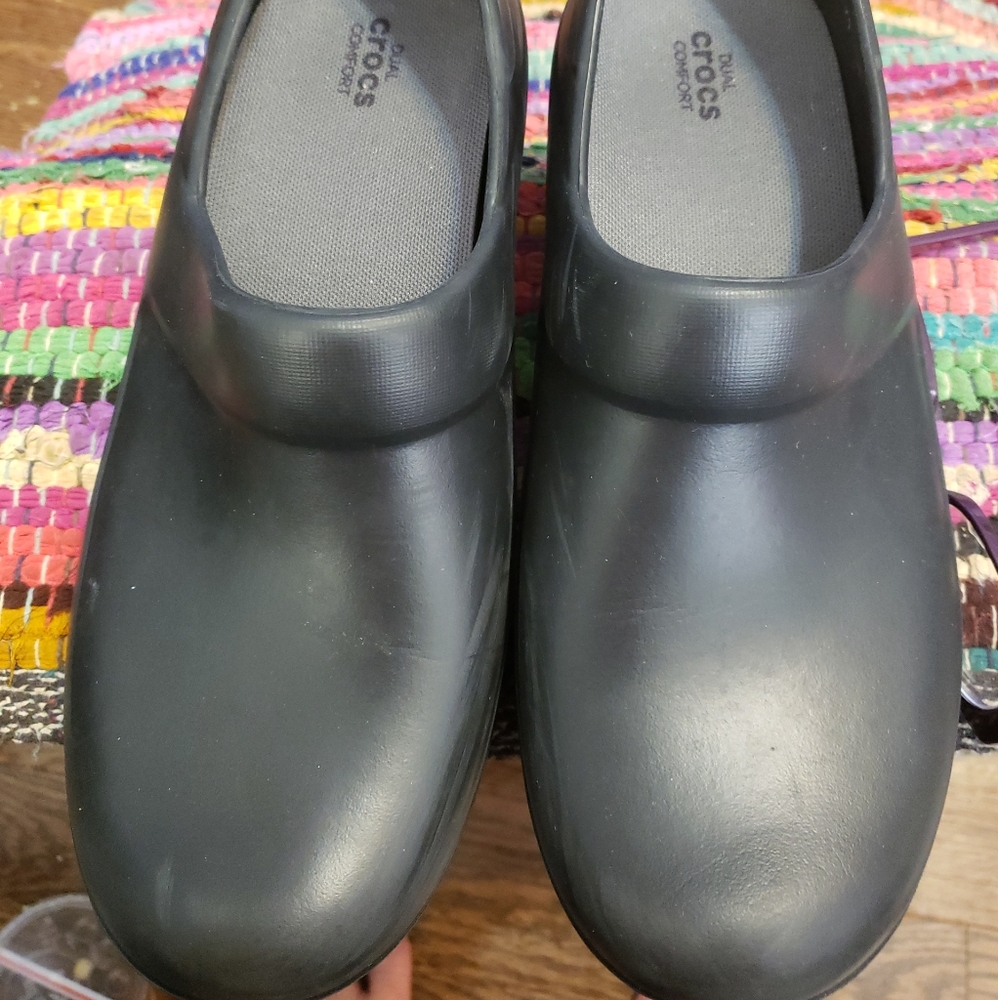 Crocs dual comfort. Womens 10. Euc